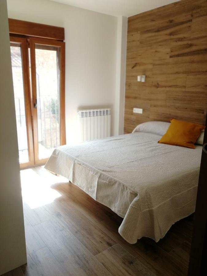 Apartamentos La Reunion Камарена де ла Сиера Екстериор снимка
